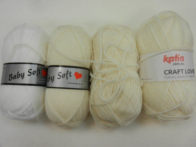 lot 434 : 4 mix ecru