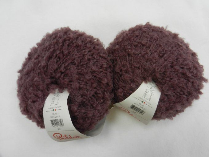 lot 252 : 2 phil alpaga bouclée