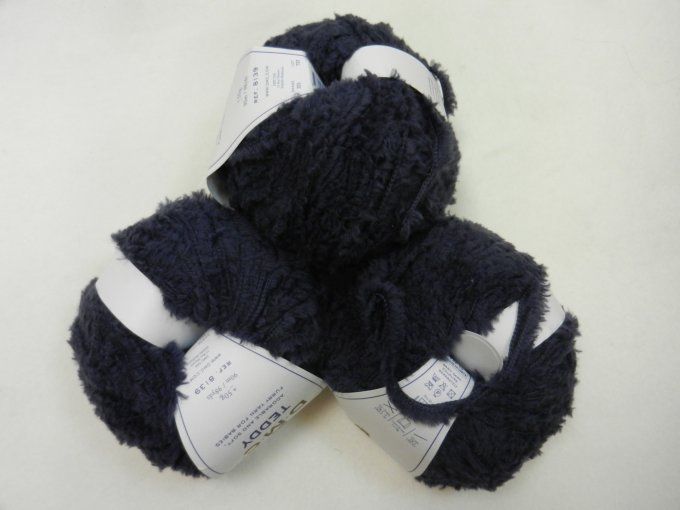 lot 255 : 3 teddy marine