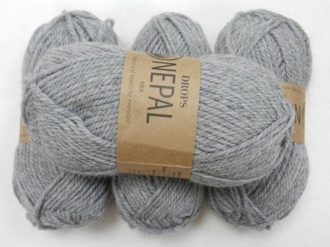 lot 260 : 4 nepal gris