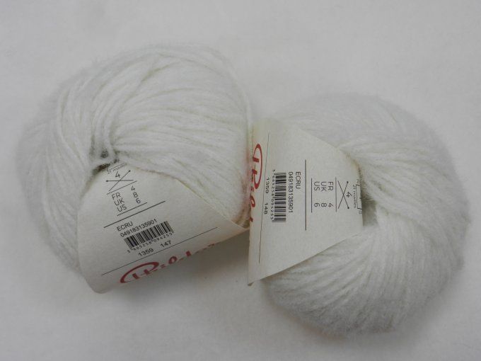 lot 267 : 2  phil romance ecru